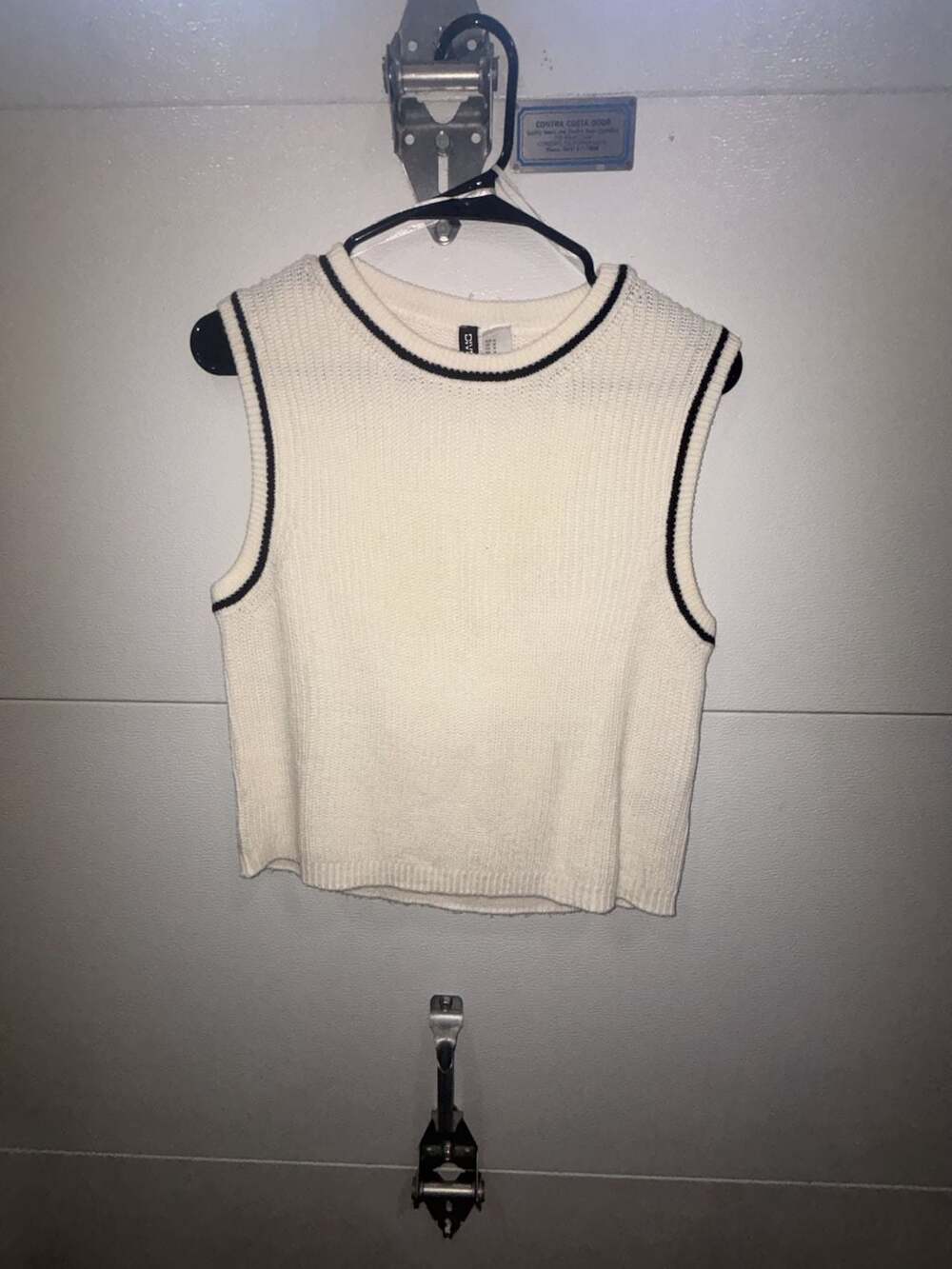 Divided H&M Cream Knitted Sweater Vest with Black Trim